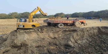 গোমস্তাপুরে ইউএনও’র বিরুদ্ধে আমবাগানকে পুকুর করতে অনুমতি দেওয়ার অভিযোগ