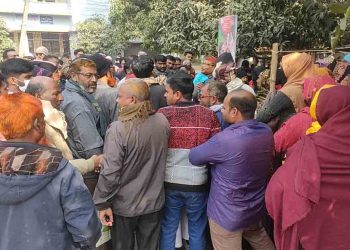 চাঁপাইনবাবগঞ্জে আমানতের শতকোটি টাকা নিয়ে শঙ্কায় ৩৫ হাজার গ্রাহক