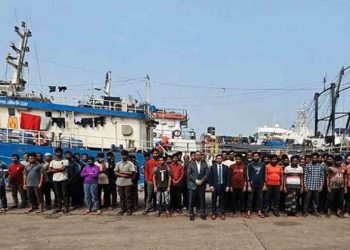 দেশে ফিরলেন ভারত থেকে মুক্তি পাওয়া ৯০ জেলে ও নাবিক