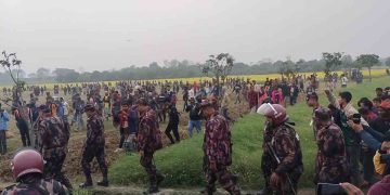 চাঁপাইনবাবগঞ্জ সীমান্তে কাটাতারের বেড়া নির্মাণের চেষ্টা, বিজিবি- বিএসএফ উচ্চ পর্যায়ের পতাকা বৈঠক 