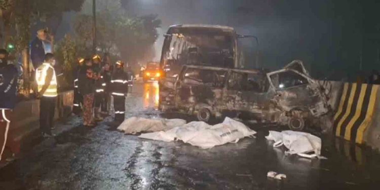 সাভারে অ্যাম্বুলেন্সে দুই বাসের ধাক্কা, আগুনে পুড়ে নিহত ৪