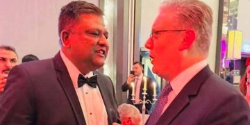 আ.লীগের পলাতক নেতার সঙ্গে ব্রিটিশ প্রধানমন্ত্রীর সাক্ষাৎ নিয়ে তোলপাড়, নেপথ্যে কী