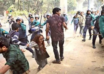 সচিবালয়ের সামনে বিক্ষোভ মিছিলে পুলিশের লাঠিচার্জ, আহত ৭