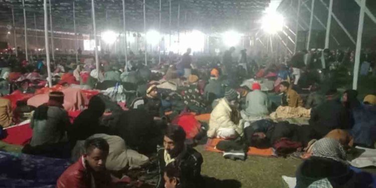 আজহারীর মাহফিলের আগের রাতেই মাঠ কানায় কানায় পূর্ণ