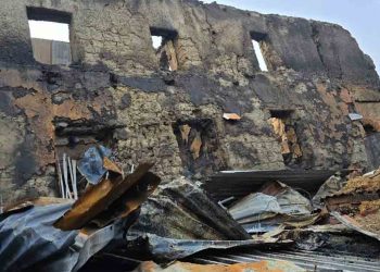 সিংড়ায় আগুনে ১১ টি ঘর পুড়ে ছাই, ১ কোটি টাকার ক্ষয়ক্ষতি 