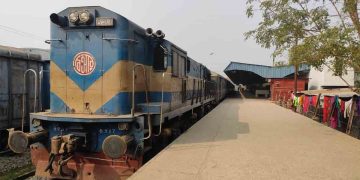 রেলওয়ের রানিং স্টাফদের ধর্মঘট : রহনপুরে আটকা পড়েছে যাত্রী ও মালবাহী ট্রেন