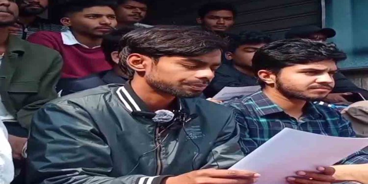 বৈষম্যবিরোধী ছাত্র আন্দোলনের রাজশাহীর সদ্যঘোষিত কমিটি প্রত্যাখানে সংবাদ সম্মেলন