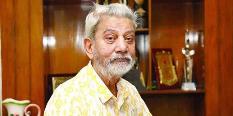 চলে গেলেন প্রবীর মিত্র