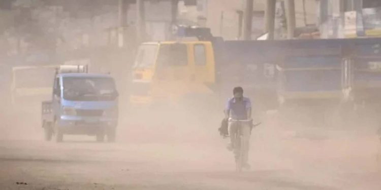 বায়ু দূষণে আজ বিশ্বে দ্বিতীয় ঢাকা