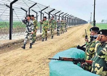 হঠাৎ বাংলাদেশ সীমান্তে বিএসএফের ‘অপস অ্যালার্ট’