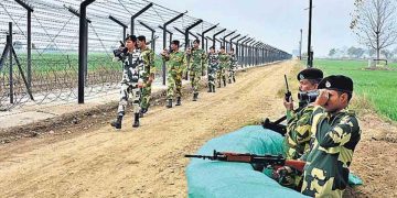 হঠাৎ বাংলাদেশ সীমান্তে বিএসএফের ‘অপস অ্যালার্ট’