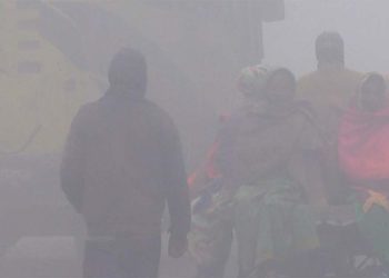 শীতের চাদরে ঢাকা রাজধানী