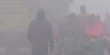 শীতের চাদরে ঢাকা রাজধানী