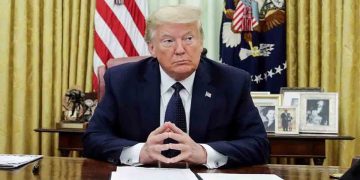 সব ধরনের অনুদান ও ঋণ স্থগিত করলেন ট্রাম্প