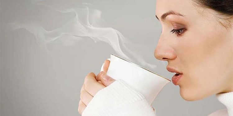 শীতকালে গরম পানি পান ভালো না ক্ষতিকর, যা বলছেন পুষ্টিবিদ