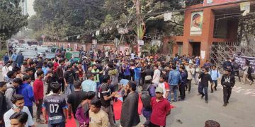 তিতুমীর শিক্ষার্থীদের সড়ক অবরোধ