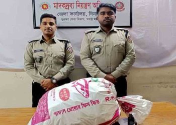 দিনাজপুরে মাদকদ্রব্য নিয়ন্ত্রণ অধিদপ্তরের অভিযানে ২৫৮ বোতল ফেন্সিডিল উদ্ধার 