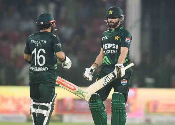 রিজওয়ান-সালমানের সেঞ্চুরিতে রেকর্ড গড়ে ফাইনালে পাকিস্তান