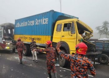 ঢাকা-মাওয়া এক্সপ্রেসওয়েতে ৪ গাড়ির সংঘর্ষ, আহত ১৫