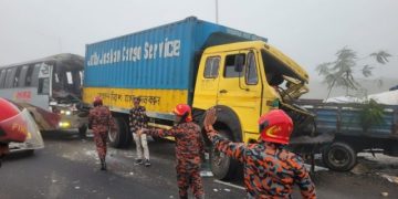 ঢাকা-মাওয়া এক্সপ্রেসওয়েতে ৪ গাড়ির সংঘর্ষ, আহত ১৫