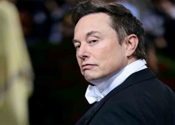 ইলন মাস্কের ই-মেইলের জবাব না দিলে শাস্তির হুমকি