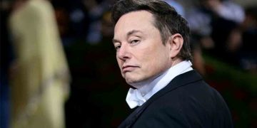 ইলন মাস্কের ই-মেইলের জবাব না দিলে শাস্তির হুমকি