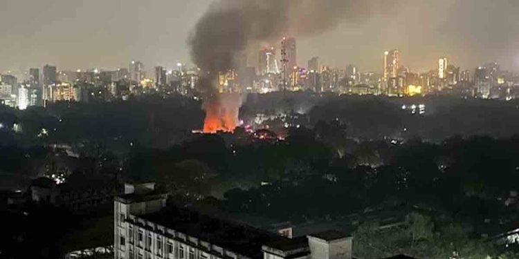 কড়াইল বস্তিতে আগুন, পুড়লো ৬১ ঘর