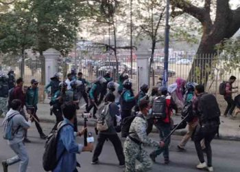 ম্যাটস শিক্ষার্থীদের ওপর পুলিশের লাঠিচার্জ