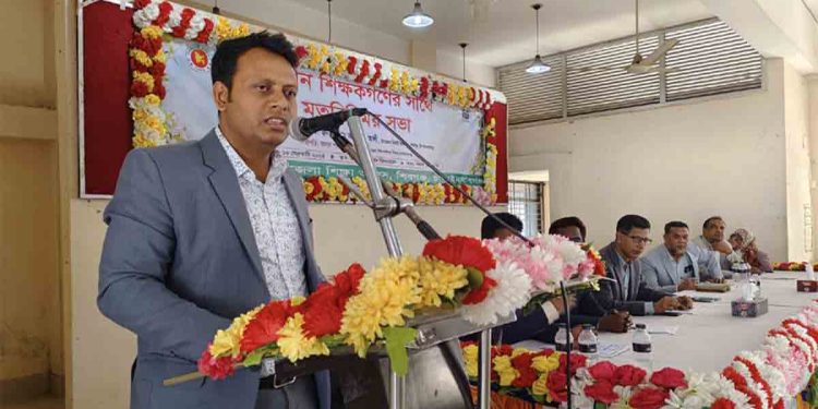 শিবগঞ্জ প্রাথমিকের প্রধান শিক্ষকদের সঙ্গে মতবিনিময় 