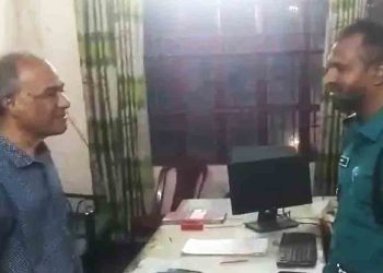 ভোর রাতে পুলিশের টহল কার্যক্রম পরিদর্শনে স্বরাষ্ট্র উপদেষ্টা