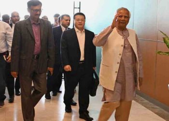 চীনের উদ্দেশে ঢাকা ছেড়েছেন প্রধান উপদেষ্টা