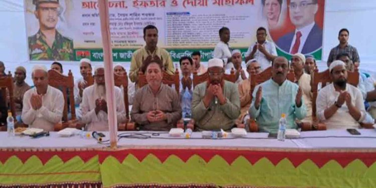 পাকিস্তানের প্রধানমন্ত্রী হওয়ার স্বপ্ন নিয়ে আত্মসমর্পণ করেছিলেন শেখ মুজিব : শাহিন শওকত