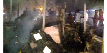 ভোলাহাটে আগুন পুড়ে ভুস্মিভূত বাড়ি, মারা গেছে ৯টি গবাদিপশু