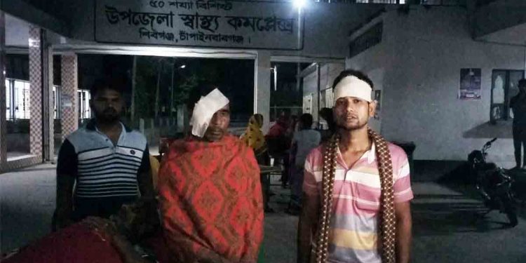 চাঁপাইনবাবগঞ্জে  তুচ্ছ ঘটনাকে কেন্দ্র করে দুই গ্রুপের সংঘর্ষ আহত আট