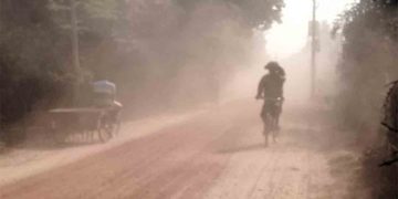 শিবগঞ্জে রাস্তা সংস্কারে  ধূলবালিতে জন ভোগান্তি চরমে