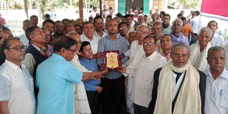 শিবগঞ্জে কাঞ্চন দাসকে বিদায় সংবর্ধনা দিল সনাতন  হিন্দু সম্প্রদায়