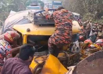 চাঁপাইনবাবগঞ্জে সড়ক দূর্ঘটনায় নিহত এক; আহত দুই