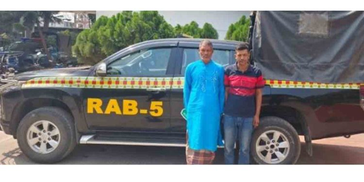 চাঁপাইনবাবগঞ্জে ইয়াবাসহ ২ জন আটক