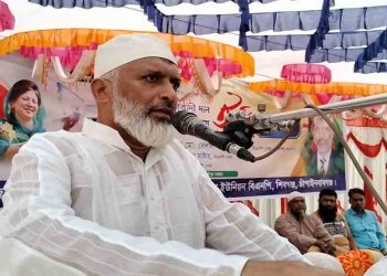 শেখ হাসিনা কোটি কোটি টাকা লুটপাট করে বিদেশে পাচার করেছে 