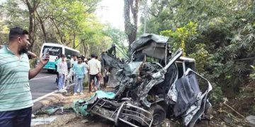 চট্টগ্রামে বাস-মাইক্রোবাস সংঘর্ষে প্রাণ গেল ৭ জনের