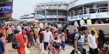 ঈদের ছুটি শেষে ঢাকায় ফিরতে শুরু করেছে মানুষ