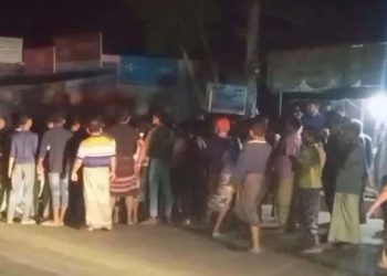 চাঁপাইনবাবগঞ্জে বিএনপির দু-পক্ষের পাল্টাপাল্টি ধাওয়া-ককটেল বিস্ফোরণ
