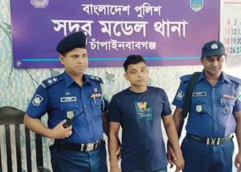 চাঁপাইনবাবগঞ্জে চুরি হওয়া টাকা ও স্বর্ণসহ ভটা চোর গ্রেফতার