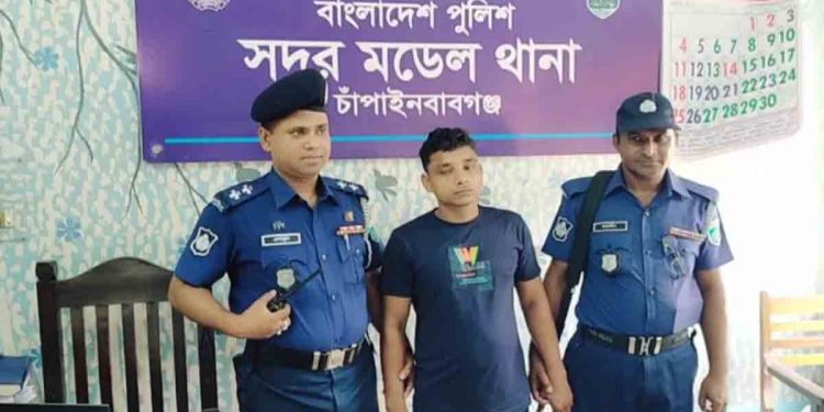 চাঁপাইনবাবগঞ্জে চুরি হওয়া টাকা ও স্বর্ণসহ ভটা চোর গ্রেফতার