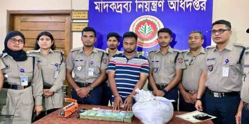 গোদাগাড়ীতে সাড়ে ৬ কেজি হেরোইন ও নগদ ১৩ লক্ষ টাকাসহ মাদকের গডফাদার গ্রেফতার