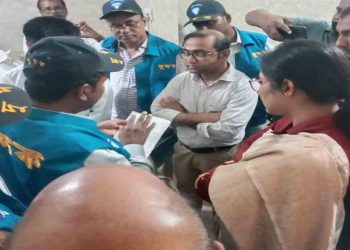 বীরগঞ্জ উপজেলা স্বাস্থ্য কমপ্লেক্সে দুদকের অভিযান, পাওয়া যায় অনিয়ম ও দুর্নীতির তথ্য