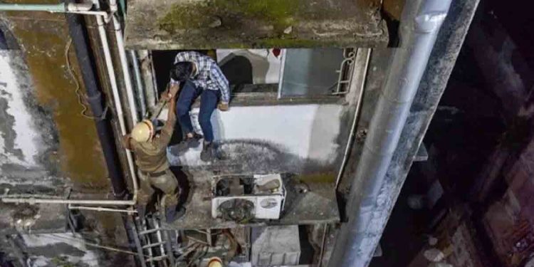 কলকাতায় হোটেলে আগুনে ১৪ জনের মৃত্যু