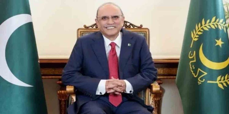 হাসপাতালে ভর্তি পাকিস্তানের প্রেসিডেন্ট