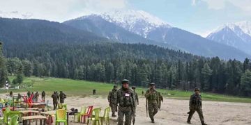 কাশ্মীরে নিয়ন্ত্রণরেখায় ভারত–পাকিস্তানের ‘গোলাগুলি’ 