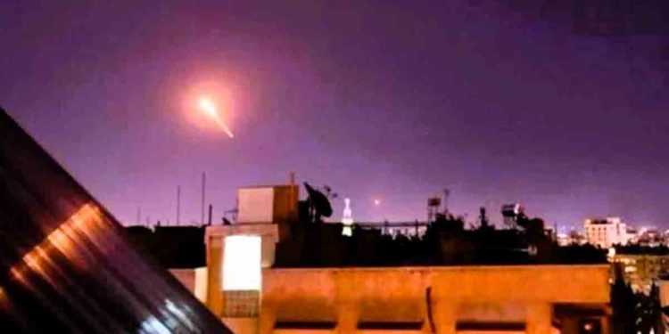 এবার ইসরায়েলের বিমানঘাঁটিতে হাইপারসনিক ব্যালিস্টিক ক্ষেপণাস্ত্র হামলা